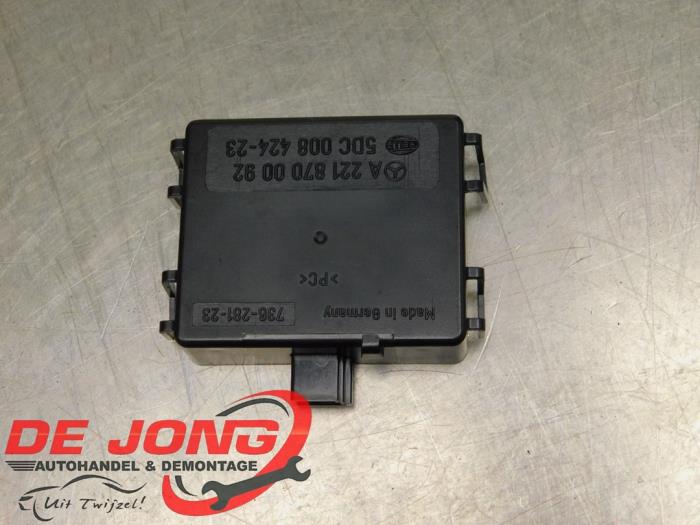 Begagnade Regnsensor Mercedes S (W221) 3.0 S-350 BlueTec 24V 4-Matic Pris € 24,95 Marginaltabell erbjuds av Autodemontagebedrijf de Jong