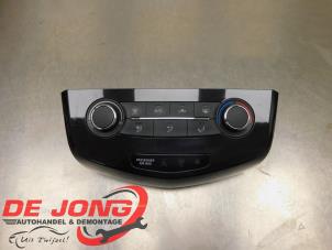 Usados Panel de control de calefacción Nissan Qashqai (J11) 1.2 12V DIG-T Precio € 42,99 Norma de margen ofrecido por Autodemontagebedrijf de Jong