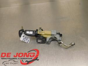 Used Ignition lock + key Nissan Qashqai (J11) 1.2 12V DIG-T Price € 73,99 Margin scheme offered by Autodemontagebedrijf de Jong