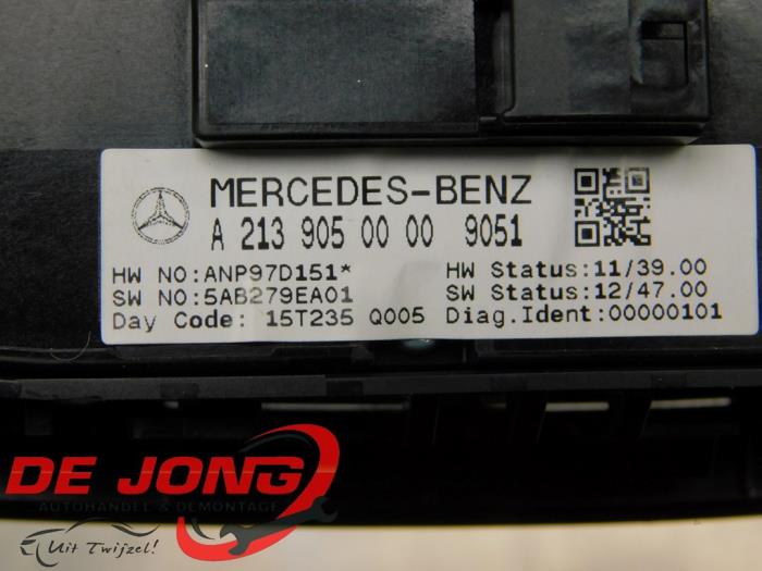Interruptor combinado de ventanillas de un Mercedes-Benz C (W205) C-180 1.6 CDI BlueTEC, C-180 d 16V 2016