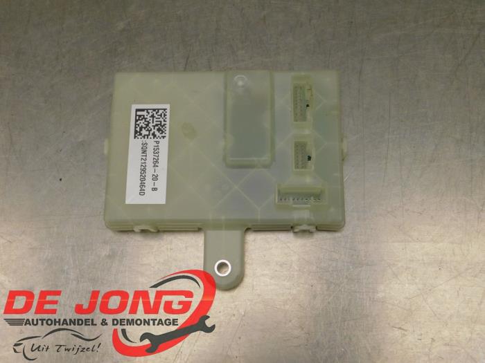 Usados Módulo USB Tesla Model 3 Long Range AWD 75 kWh Precio € 225,00 Norma de margen ofrecido por Autodemontagebedrijf de Jong