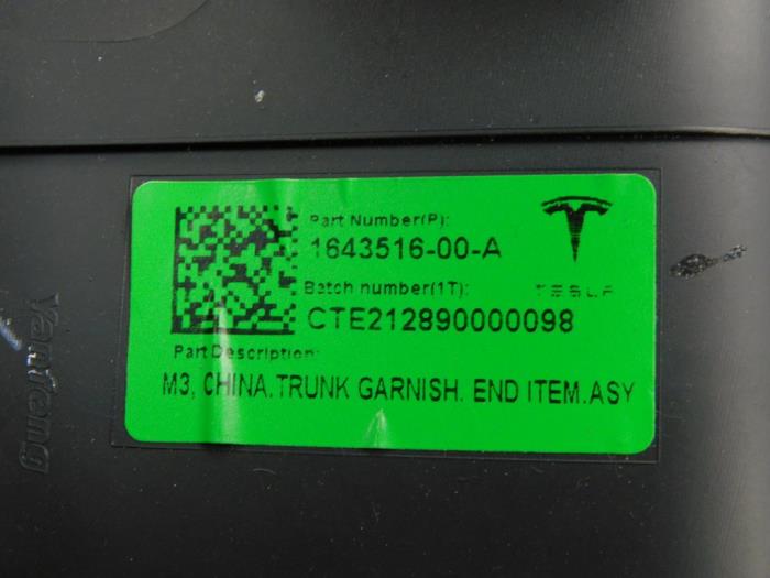 Tapicerka tylnej klapy z Tesla Model 3 EV AWD 2021