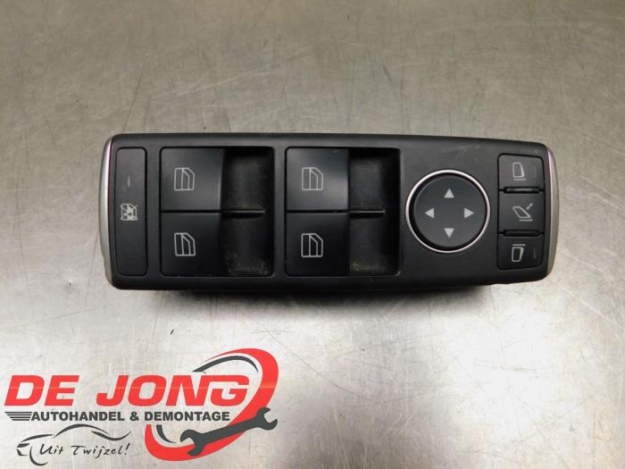 Usados Interruptor combinado de ventanillas Mercedes ML III (166) 3.0 ML-350 BlueTEC V6 24V 4-Matic Precio € 24,99 Norma de margen ofrecido por Autodemontagebedrijf de Jong