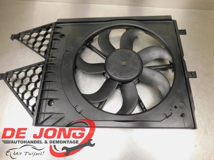 Cooling fans from a Volkswagen Polo V (6R) 1.4 TDI 12V 90 2015