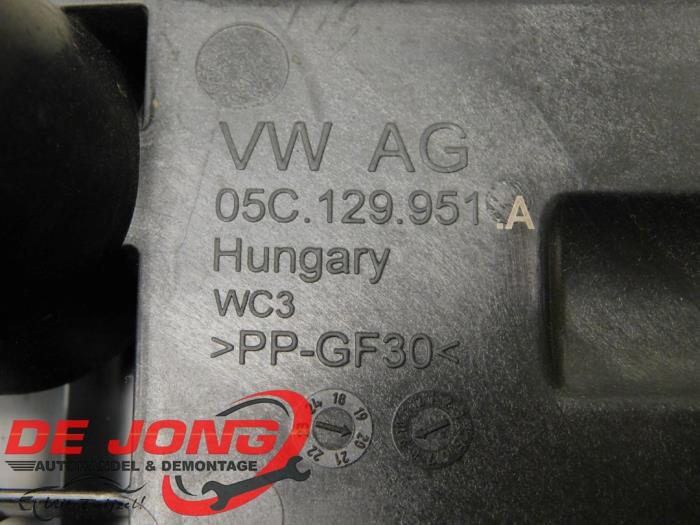 Air box from a Volkswagen Polo VI (AW1) 1.0 MPI 12V 2021