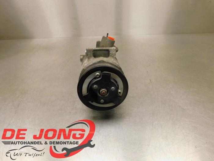 Air conditioning pump from a Seat Ibiza ST (6J8) 1.2 TSI 2012