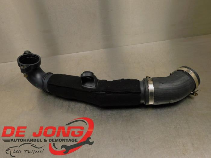 Usagé Tube intercooler Volkswagen Passat Variant (3G5) 2.0 TDI 16V 190 Prix € 23,99 Règlement à la marge proposé par Autodemontagebedrijf de Jong