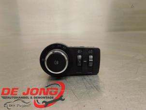 Used Light switch Opel Karl 1.0 12V Price € 21,95 Margin scheme offered by Autodemontagebedrijf de Jong