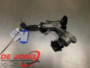 Used Ignition lock + key Opel Karl 1.0 12V Price € 80,00 Margin scheme offered by Autodemontagebedrijf de Jong
