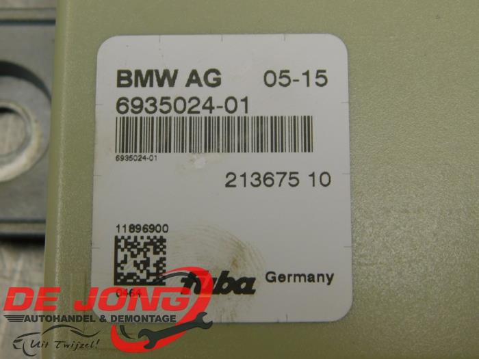 Antena de un BMW X3 (F25) xDrive20d 16V 2015