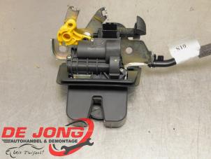 Used Tailgate lock mechanism Audi Q7 (4MB/4MG) 3.0 TDI V6 24V Price € 18,99 Margin scheme offered by Autodemontagebedrijf de Jong