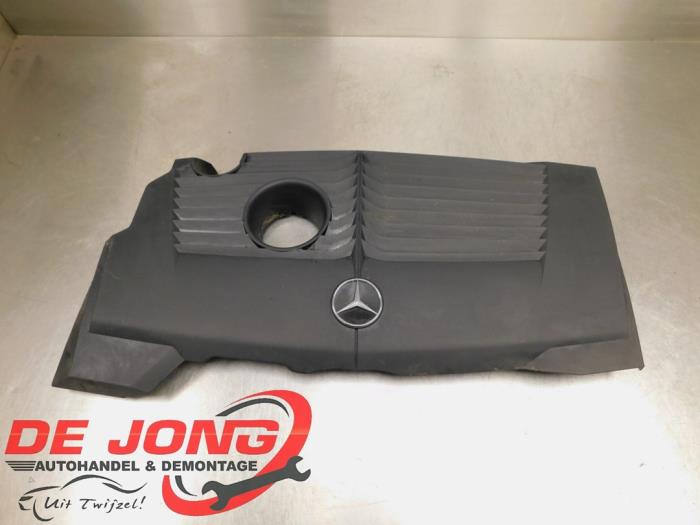 Engine cover from a Mercedes-Benz B (W246,242) 1.6 B-180 BlueEFFICIENCY Turbo 16V 2013