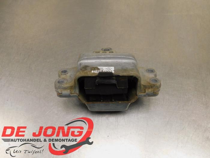 Used Engine mount Volkswagen Caddy IV 2.0 TDI 16V DPF Price € 20,00 Margin scheme offered by Autodemontagebedrijf de Jong