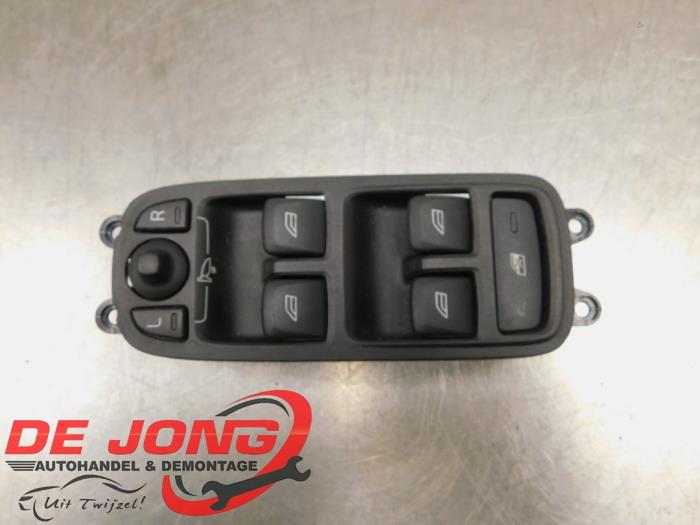Usados Interruptor combinado de ventanillas Volvo V60 I (FW/GW) 2.4 D5 20V Autom. Precio € 74,95 Norma de margen ofrecido por Autodemontagebedrijf de Jong