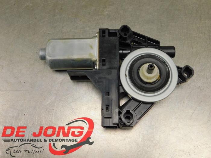 Door window regulator motor
