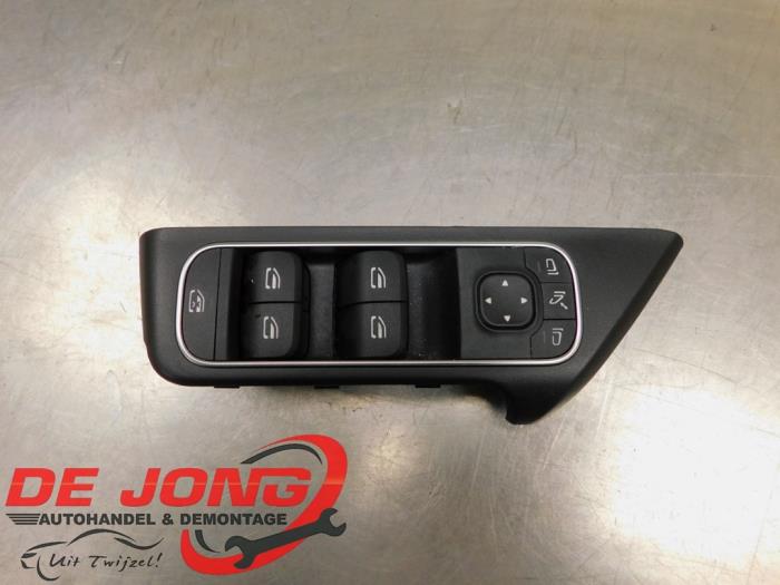 Używane Przelacznik combi okienny Mercedes GLB (247.6) 2.0 GLB-220d 4-Matic Cena € 49,99 Procedura marży oferowane przez Autodemontagebedrijf de Jong