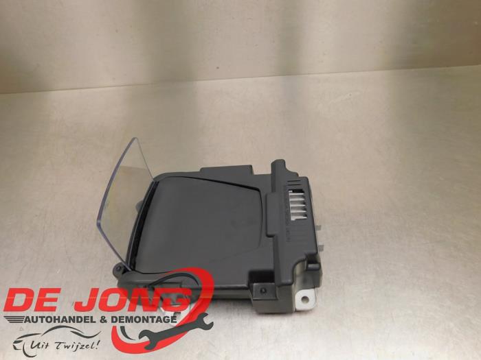 Used Head-up display Opel Crossland (X) 1.2 Turbo 12V Euro 6 Price € 367,45 Margin scheme offered by Autodemontagebedrijf de Jong
