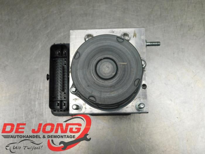 Usagé Bloc ABS Opel Grandland (X) 1.2 Turbo 12V Prix € 69,95 Règlement à la marge proposé par Autodemontagebedrijf de Jong