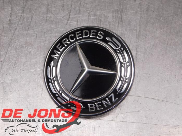 Używane Emblemat Mercedes GLB (247.6) 2.0 GLB-220d 4-Matic Cena € 12,05 Procedura marży oferowane przez Autodemontagebedrijf de Jong