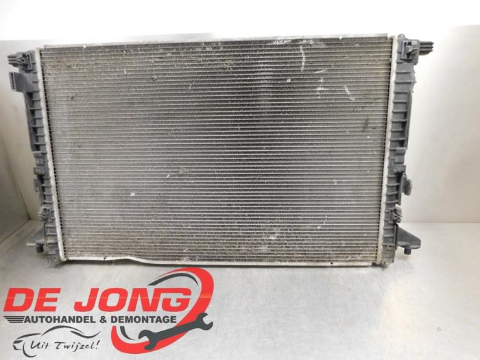 Usagé Radiateur Audi Q7 (4MB/4MG) 3.0 TDI V6 24V e-tron plug-in hybrid Prix € 164,99 Règlement à la marge proposé par Autodemontagebedrijf de Jong