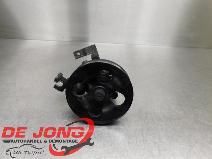 Usagé Pompe de direction Nissan Navara (D40) 3.0 dCi V6 24V DPF 4x4 Prix € 34,99 Règlement à la marge proposé par Autodemontagebedrijf de Jong