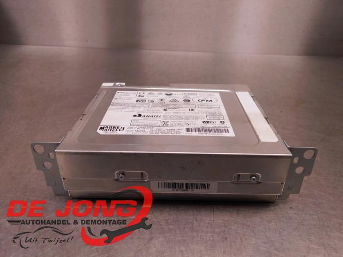 Używane Modul radiowy BMW X1 (F48) sDrive 16d 1.5 12V TwinPower Cena € 447,65 Procedura marży oferowane przez Autodemontagebedrijf de Jong