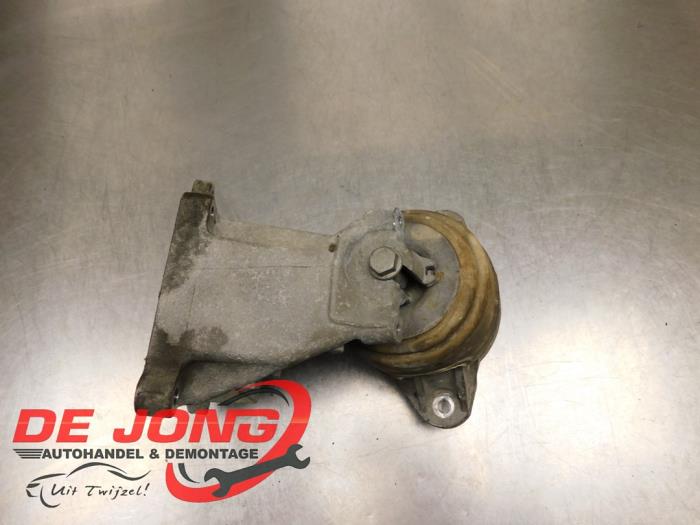 Engine mount from a Mercedes-Benz GLK (204.7/9) 3.5 350 V6 24V 4-Matic 2014