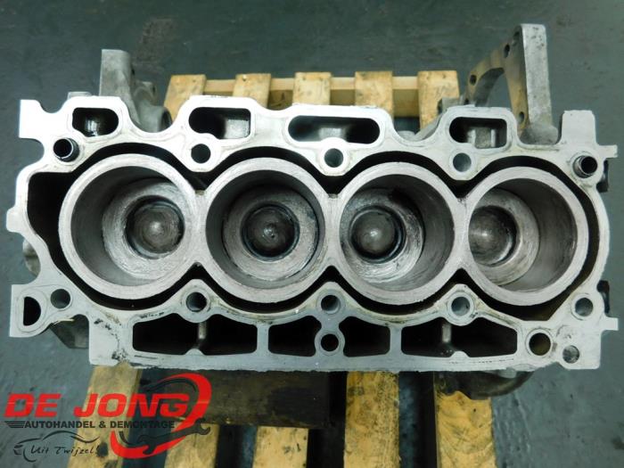 Engine crankcase from a Citroën C4 Grand Picasso (3A) 1.6 HDiF 16V 115 2014