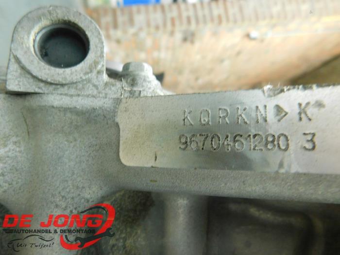 Engine crankcase from a Citroën C4 Grand Picasso (3A) 1.6 HDiF 16V 115 2014
