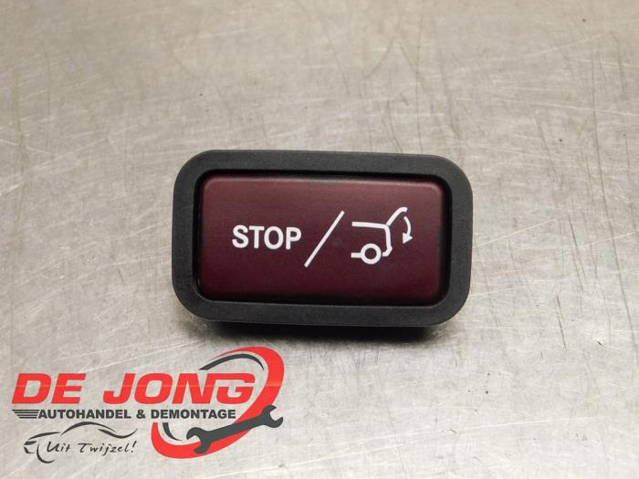 Tailgate/boot open switch button