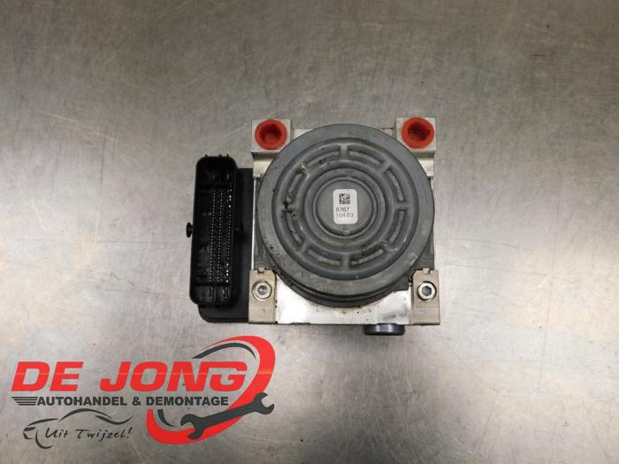 Gebrauchte ABS Pumpe Mercedes C Estate (S205) C-180 BlueTEC, C-180 d 1.6 16V Preis € 94,99 Margenregelung angeboten von Autodemontagebedrijf de Jong