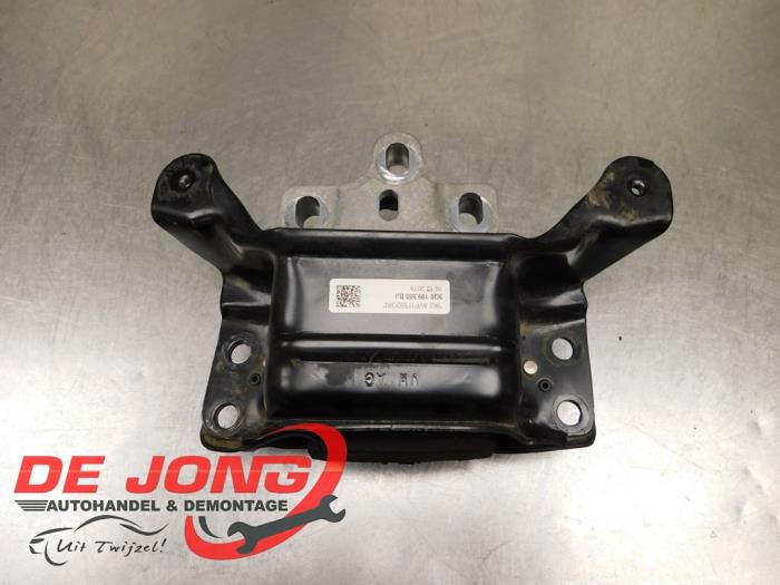 Used Engine mount Volkswagen Passat Variant (3G5) 2.0 TDI 16V 150 Price € 23,99 Margin scheme offered by Autodemontagebedrijf de Jong