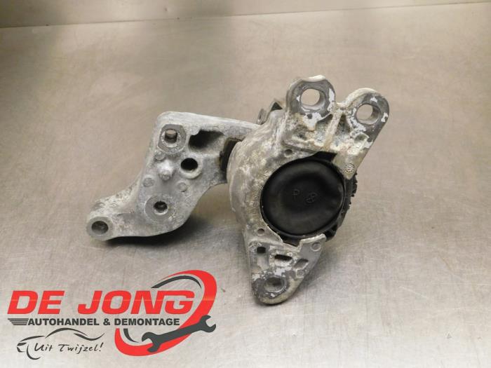 Used Engine mount Opel Vivaro 1.6 CDTI 90 Price € 30,20 Margin scheme offered by Autodemontagebedrijf de Jong