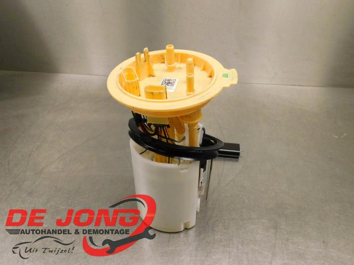 Usagé Pompe à carburant Volkswagen Caddy Cargo V (SBA/SBH) 2.0 TDI 75 Prix € 90,69 Prix TTC proposé par Autodemontagebedrijf de Jong