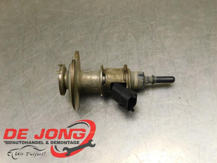 Usados Inyector Adblue Volkswagen Caddy Cargo V (SBA/SBH) 2.0 TDI 75 Precio € 87,79 IVA incluido ofrecido por Autodemontagebedrijf de Jong