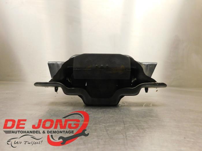 Used Engine mount Skoda Superb Combi (3V5) 1.6 TDI Price € 24,99 Margin scheme offered by Autodemontagebedrijf de Jong