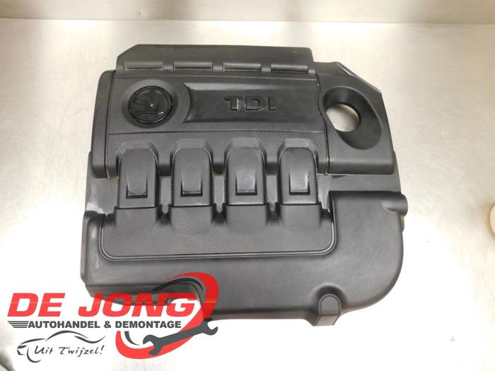 Usagé Couverture moteur Skoda Superb Combi (3V5) 1.6 TDI Prix € 29,99 Règlement à la marge proposé par Autodemontagebedrijf de Jong