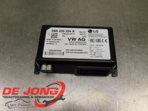 Usagé Module téléphone Skoda Superb Combi (3V5) 1.6 TDI Prix € 64,99 Règlement à la marge proposé par Autodemontagebedrijf de Jong