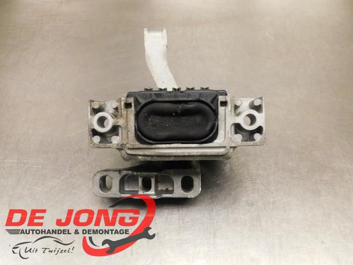 Used Engine mount Audi A3 Sportback (8VA/8VF) 1.6 TDI 16V Price € 13,99 Margin scheme offered by Autodemontagebedrijf de Jong