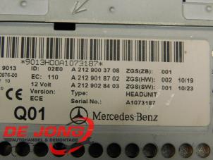 Radio z Mercedes-Benz E (W212) E-200 CDI 16V BlueEfficiency,BlueTEC 2011