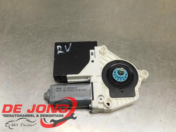 Usados Motor de ventanilla de puerta Volkswagen Passat CC (357) 1.8 TSI 16V Precio € 13,99 Norma de margen ofrecido por Autodemontagebedrijf de Jong