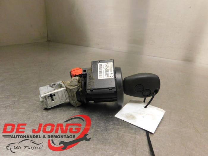 Używane Stacyjka + Kluczyk Renault Master III (JV) 2.3 dCi 16V 110 Cena € 41,14 Z VAT oferowane przez Autodemontagebedrijf de Jong