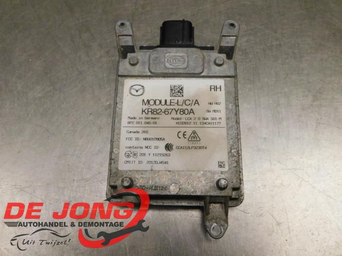 Begagnade Dödvinkelsensor Mazda CX-5 I (KE,GH) 2.2 Skyactiv D 150 16V 4WD Pris € 74,99 Marginaltabell erbjuds av Autodemontagebedrijf de Jong