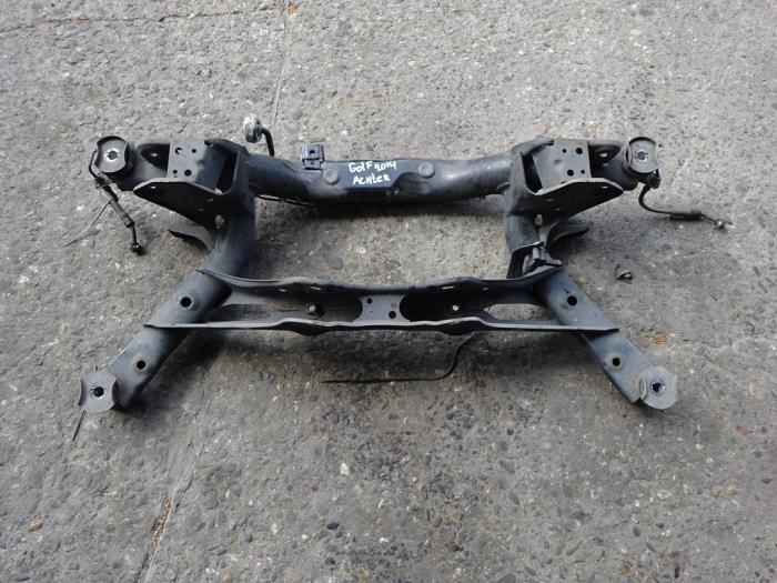 Used Subframe Volkswagen Golf VII Variant (AUVV) 2.0 TDI 4Motion 16V Price € 55,00 Margin scheme offered by Autodemontagebedrijf de Jong