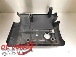 Abdeckblech Motor van een Volkswagen Golf IV (1J1) 1.6 FSI 16V 2002