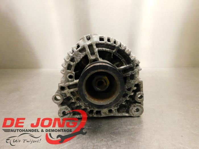 Begagnade Dynamo Volkswagen Golf IV (1J1) 1.6 FSI 16V Pris € 39,95 Marginaltabell erbjuds av Autodemontagebedrijf de Jong