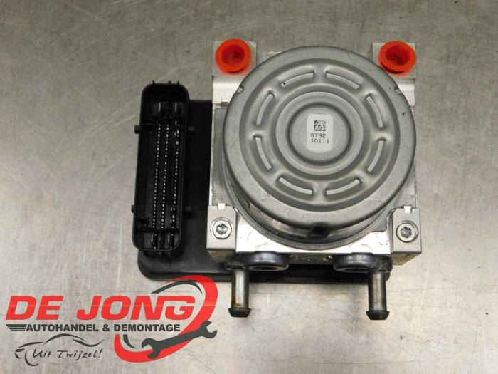 Begagnade ABS-pump Ford Focus 4 1.0 Ti-VCT EcoBoost 12V 125 Pris € 146,45 Marginaltabell erbjuds av Autodemontagebedrijf de Jong