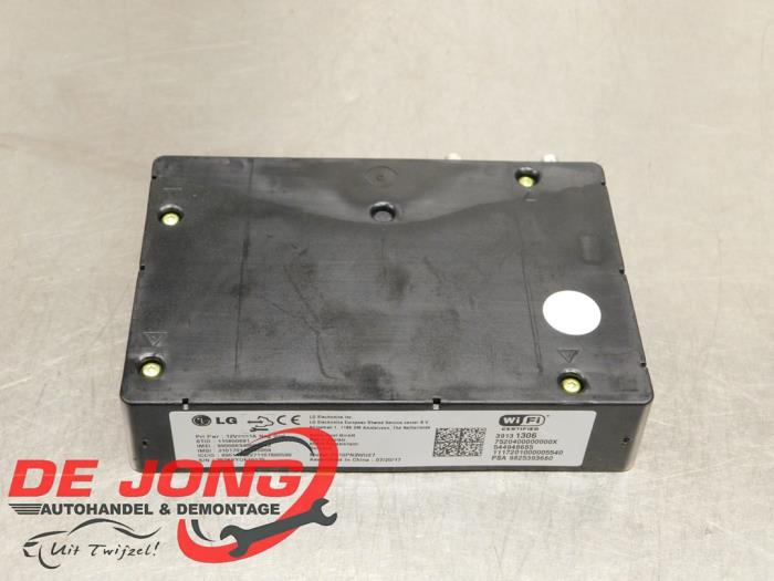 Używane Modul WiFi Opel Crossland (X) 1.2 Turbo 12V Euro 6 Cena € 94,99 Procedura marży oferowane przez Autodemontagebedrijf de Jong