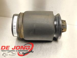 Used Air spring Mercedes ML II (164/4JG) 3.0 ML-320 CDI 4-Matic V6 24V Price € 74,99 Margin scheme offered by Autodemontagebedrijf de Jong