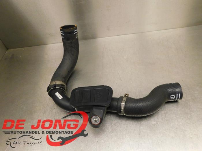 Gebrauchte Intercooler Schlauch Jeep Renegade (BU) 1.4 Multi Air 16V Preis € 39,99 Margenregelung angeboten von Autodemontagebedrijf de Jong